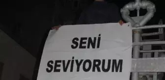 Merdivenli İtfaiye Aracıyla Sevgilisine Evlenme Teklif Etti