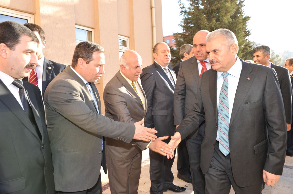 Ulaştırma Bakanı Binali Yıldırım Mardin Belediyesi\'ni Ziyaret Etti