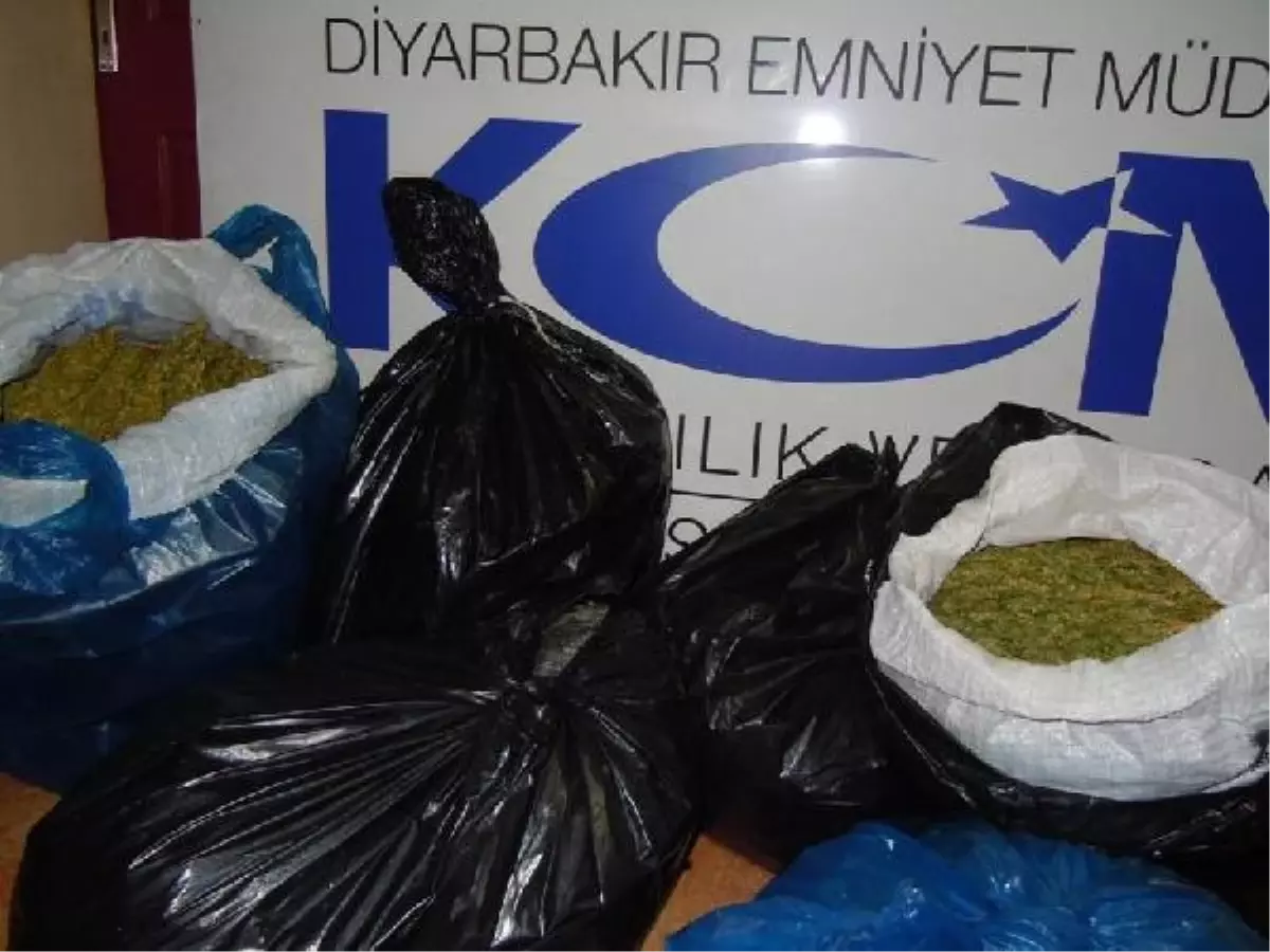 Diyarbakır\'da 94 Kilo 700 Gram Esrar Ele Geçirildi