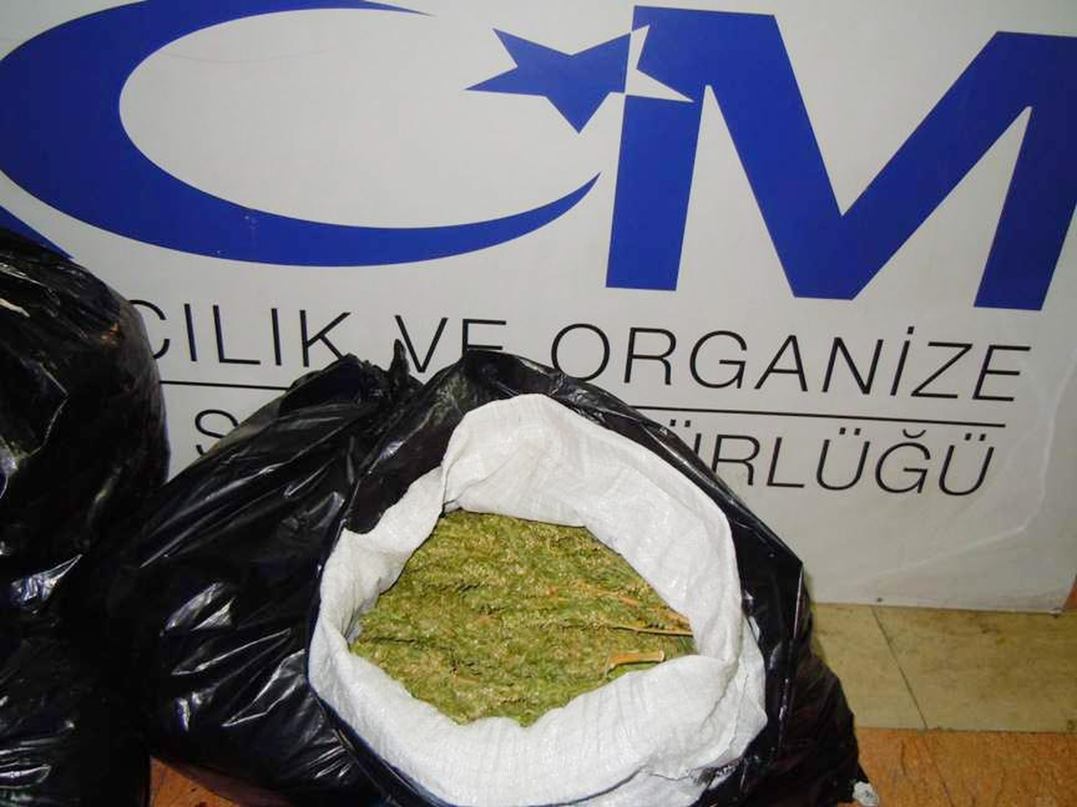 Diyarbakır\'da 95 Kilogram Esrar Maddesi Ele Geçirildi