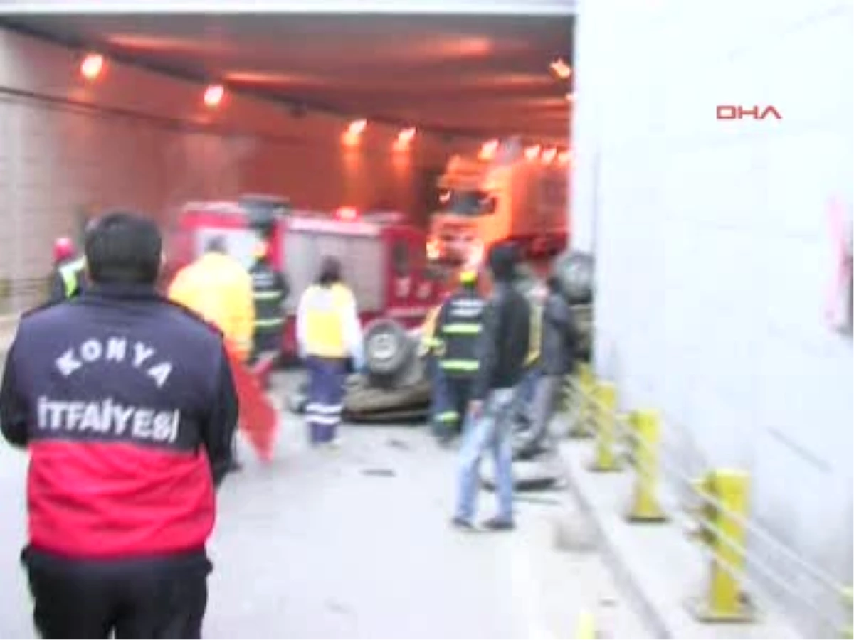 Konya Otomobil 5 Metre Yükseklikten Alt Geçite Uçtu: 2 Yaralı