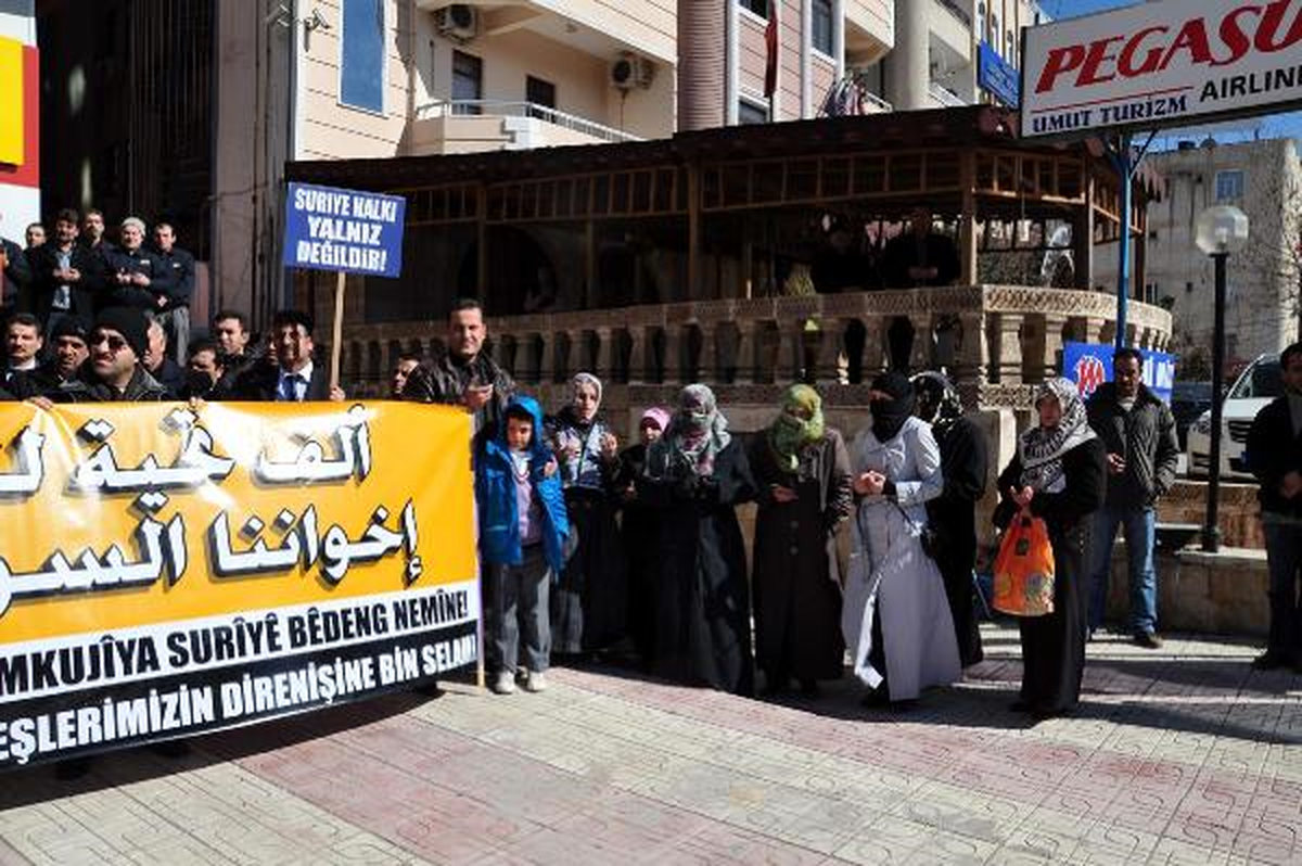 Mardin\'de Suriye Yönetimine 5 Dilde Protesto