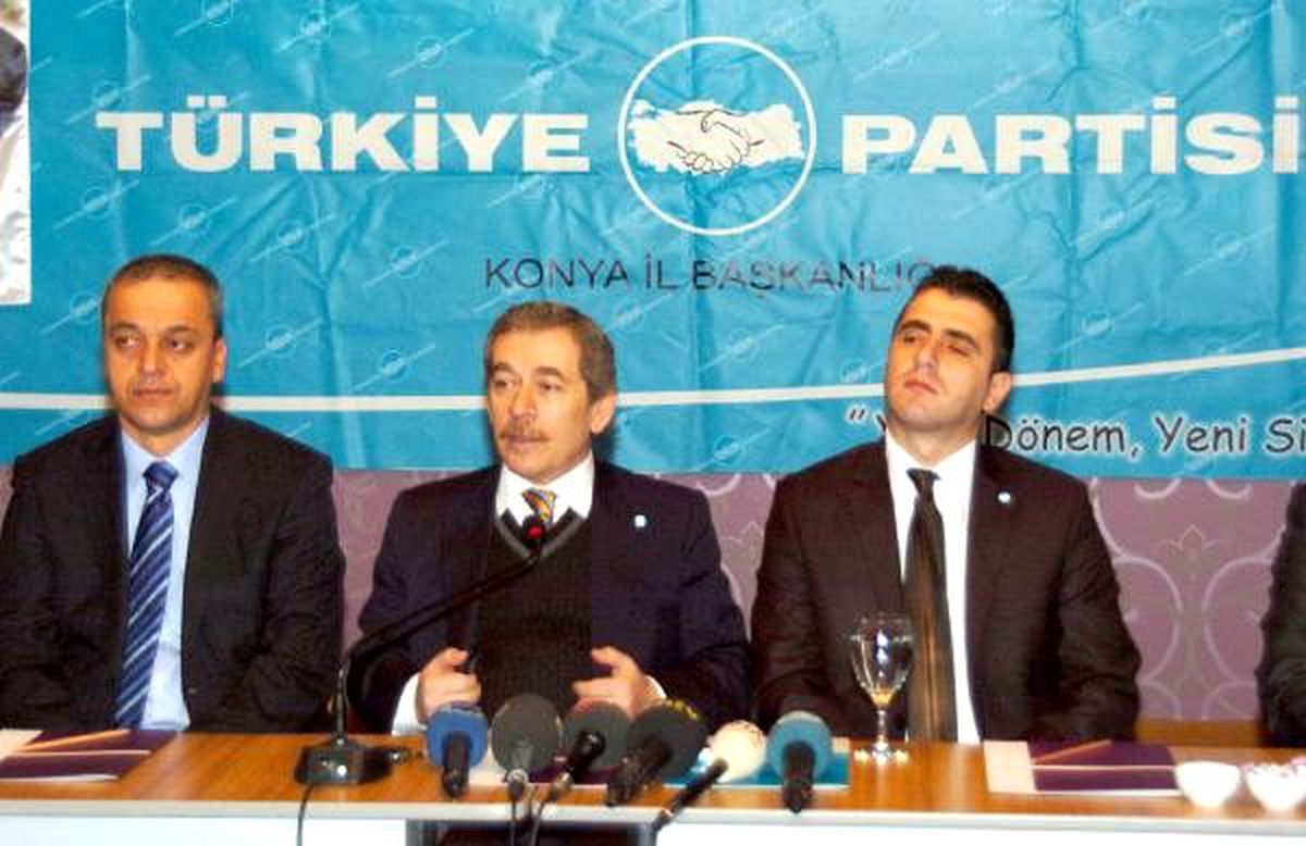 Şener: Başbakan, Sorgulanmamak İçin, MİT Yasa Değişikliğini Yaptı