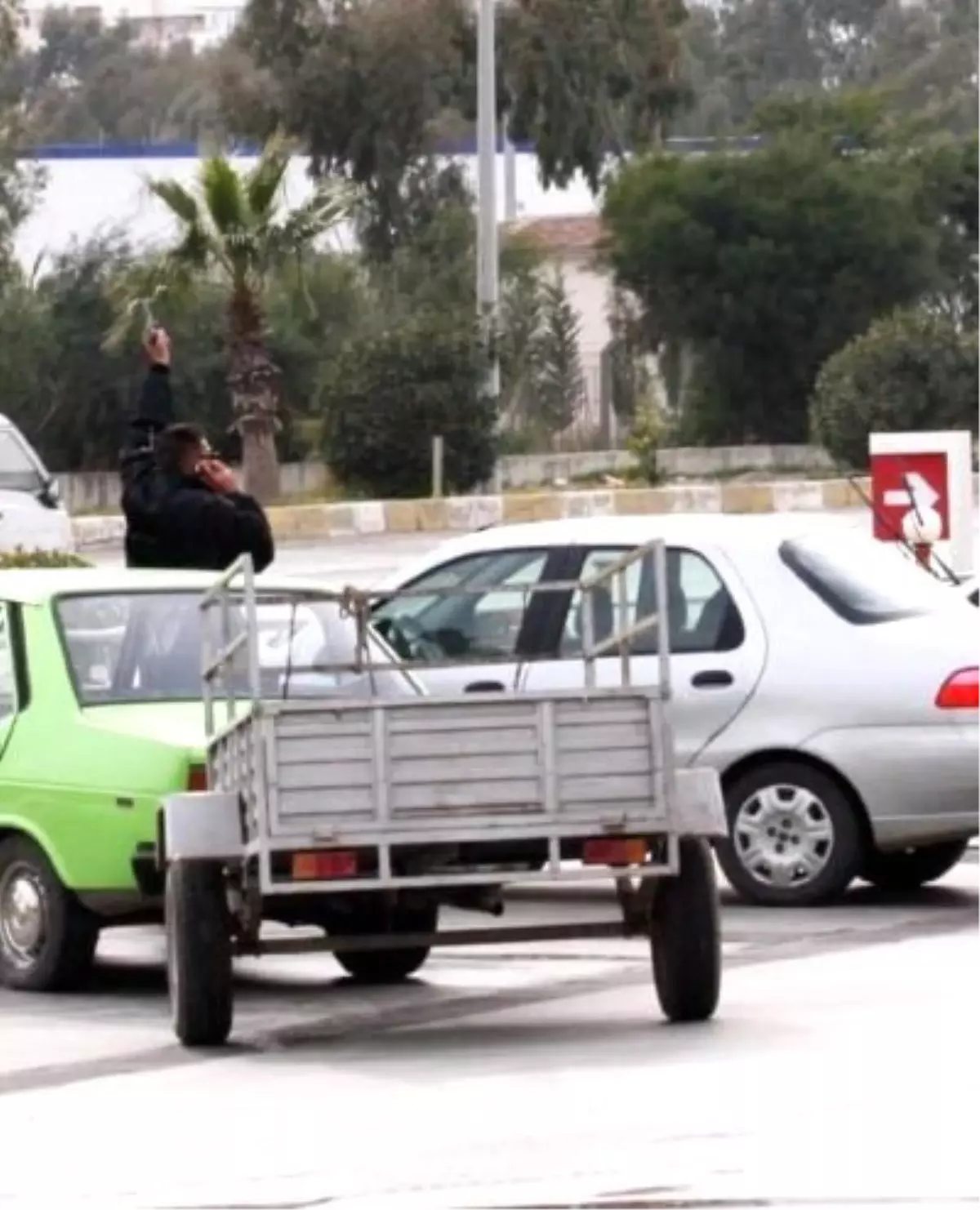 Silahlı Kişiyi Etkisiz Hale Getirmeye Çalışırken Vurulan Emniyet Müdürü Hayatını Kaybetti