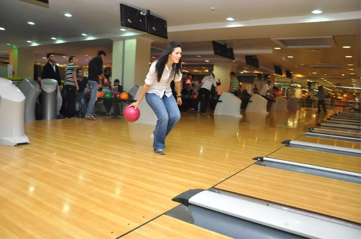 Şirketler Bowlingde Rekabet Edecek