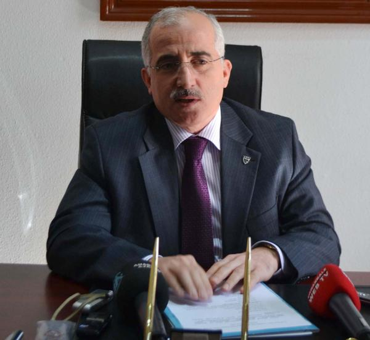 Vali Tuna\'dan, Altın Madenine Karşı Çıkan Çevrecilere Uyarı