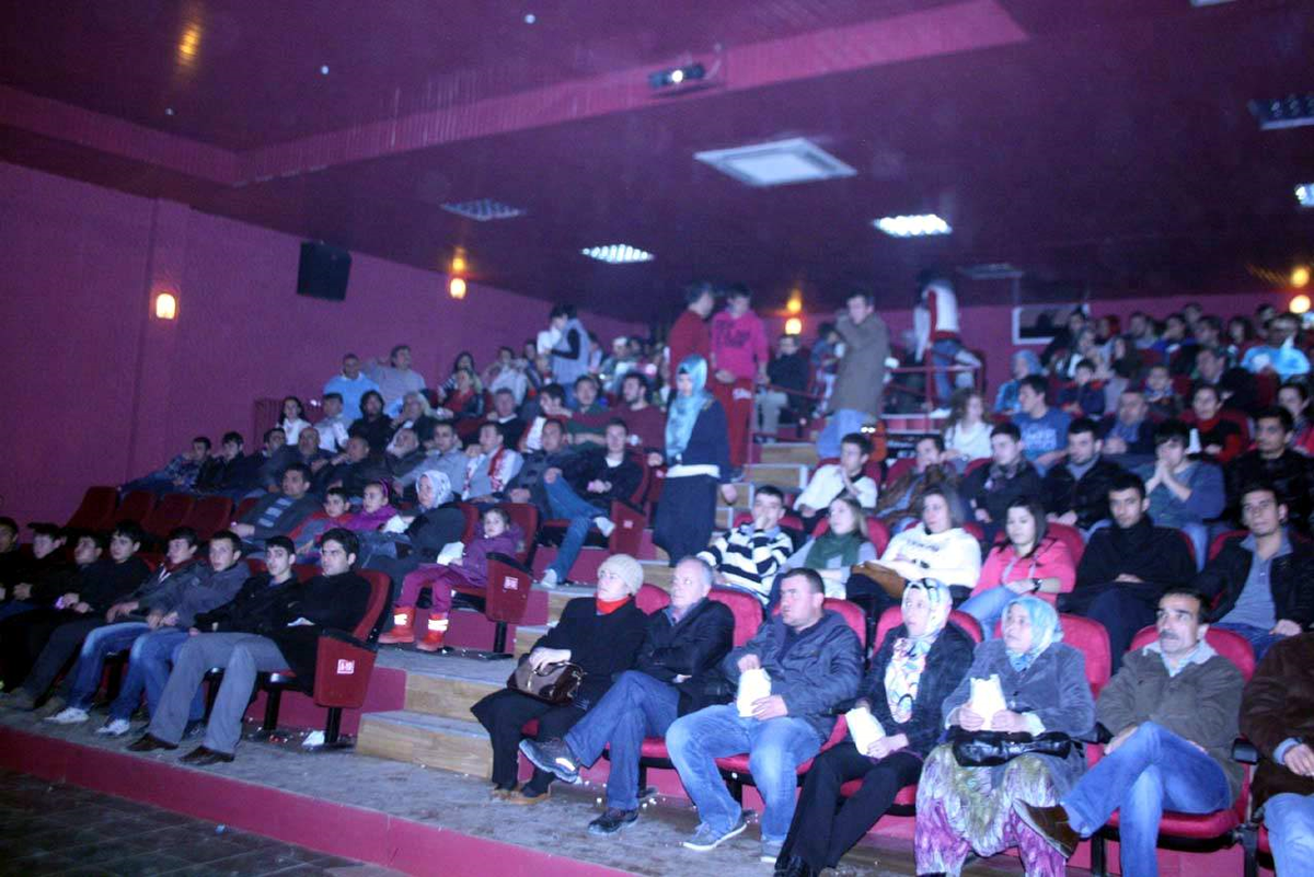 Yeni Çansporlu Futbolculara Sinema Jesti