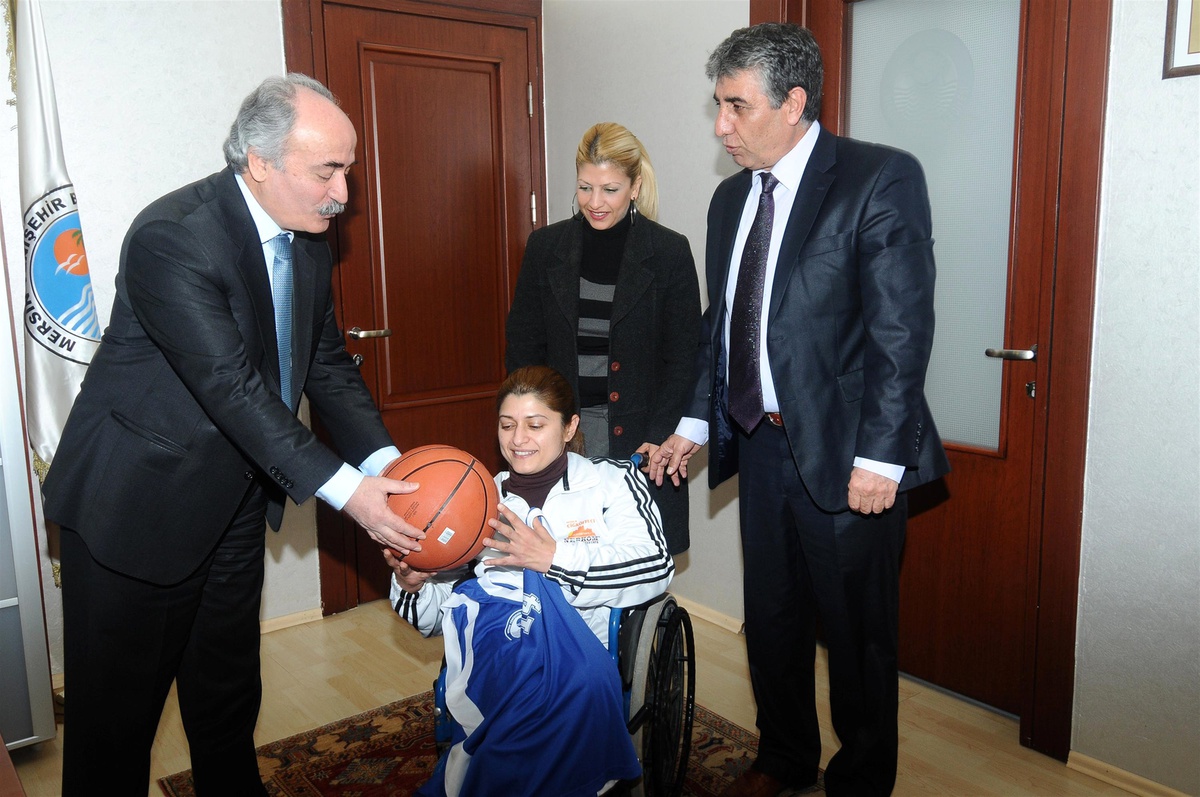 Yenişehir'den Amatör Spor Kulüplerine Malzeme Yardımı