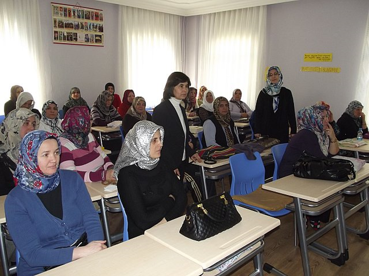 Bandırma\'da Din Görevlilerine Obezite Semineri Verildi.