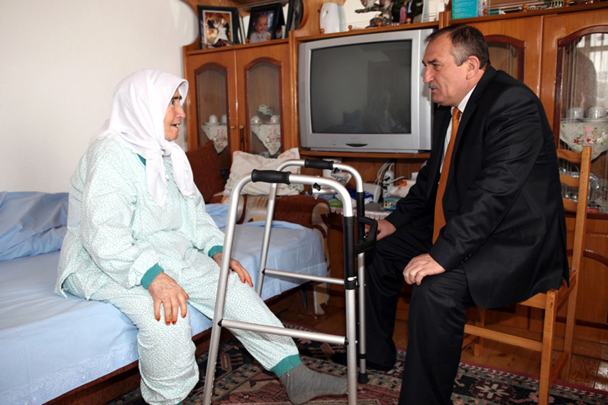Başkan Yılmaz\'ın Hasta Ziyaretleri Sürüyor