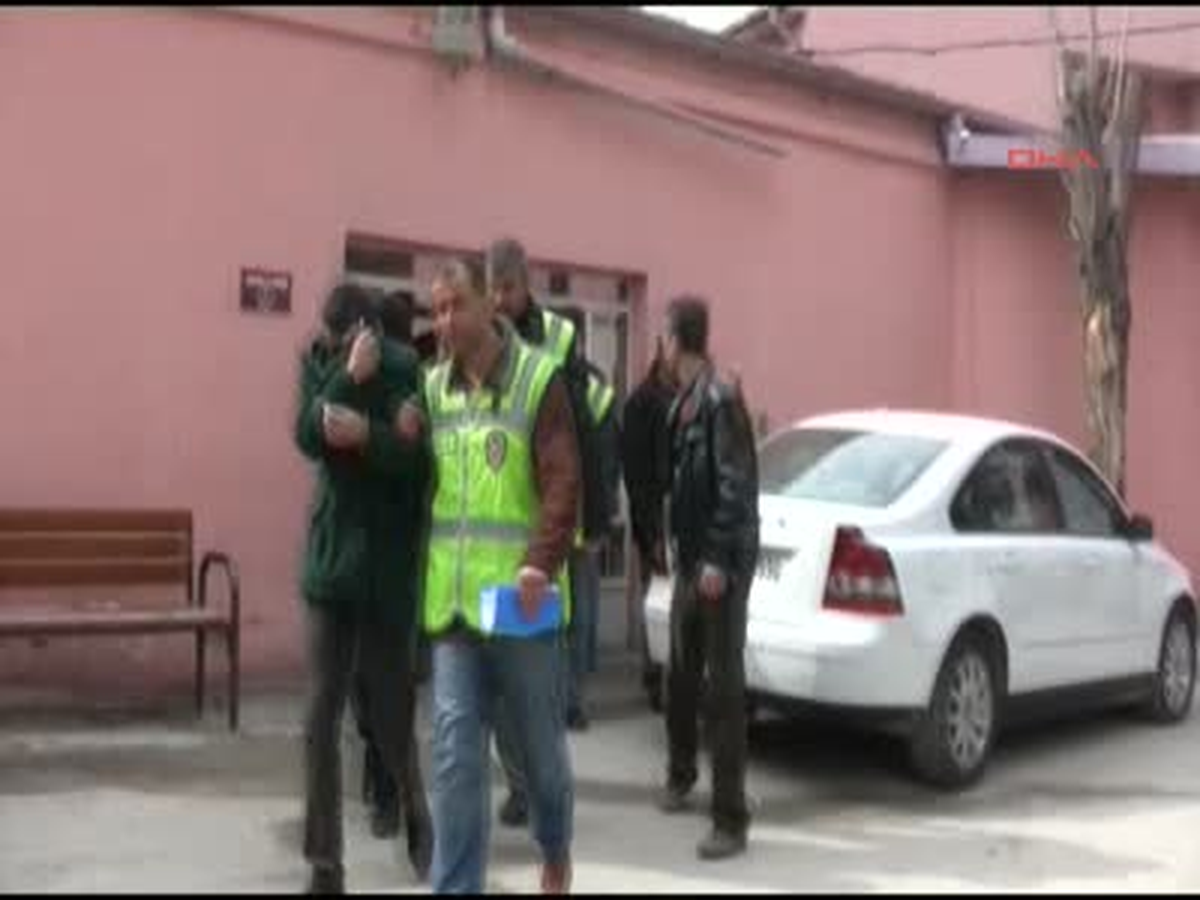 Çaldıkları Altınları Paylaşamayıp, Kavga Edip Polise Gidince Foyaları Meydana Çıktı