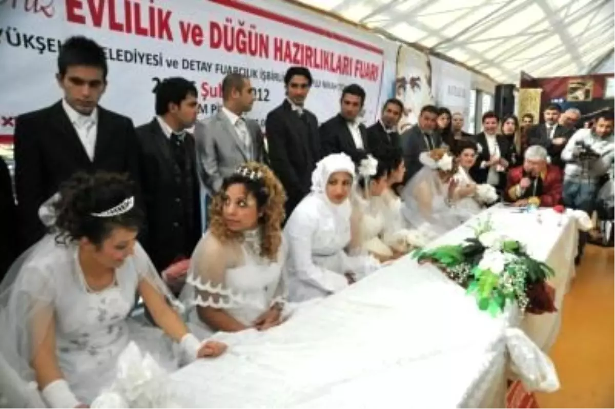 Evlilik Fuarı\'nda Toplu Nikah