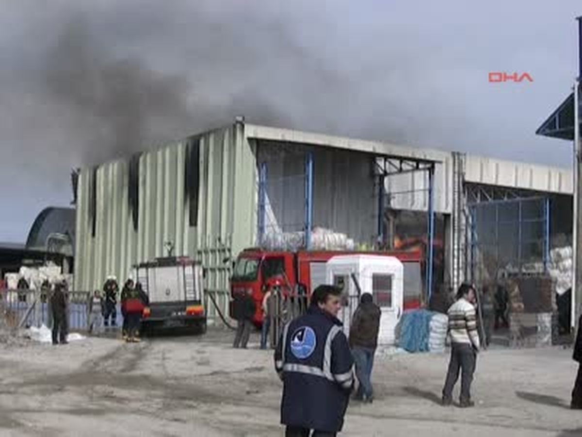 Fabrika Deposunda Korkutan Yangın