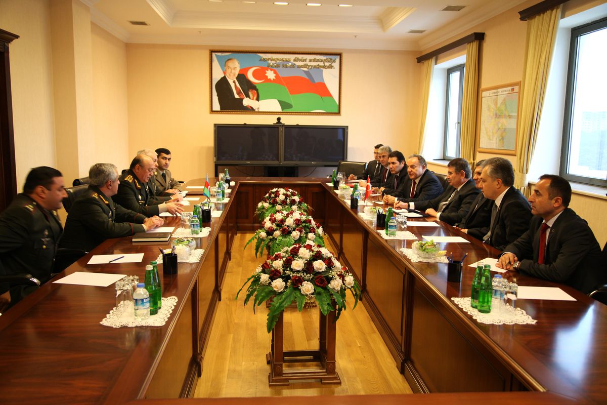 İçişleri Bakanı Şahin, Azeri Bakanlarla Görüştü