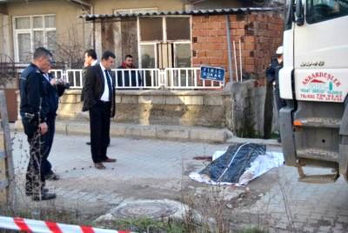 Kamyonun Çarptığı Kadın Öldü