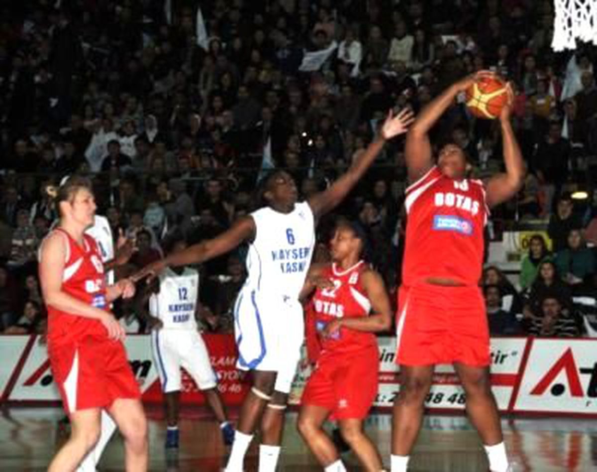 Kaski Rövanş İçin Avantaj Yakaladı: 77-65