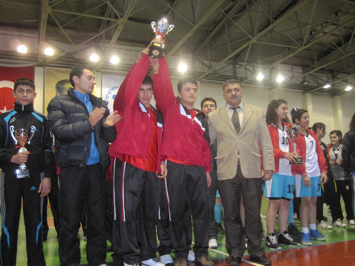 Nevşehir'de 2011- 2012 Okul Sporları Hentbol İl Birinciliği Müsabakaları Sona Erdi