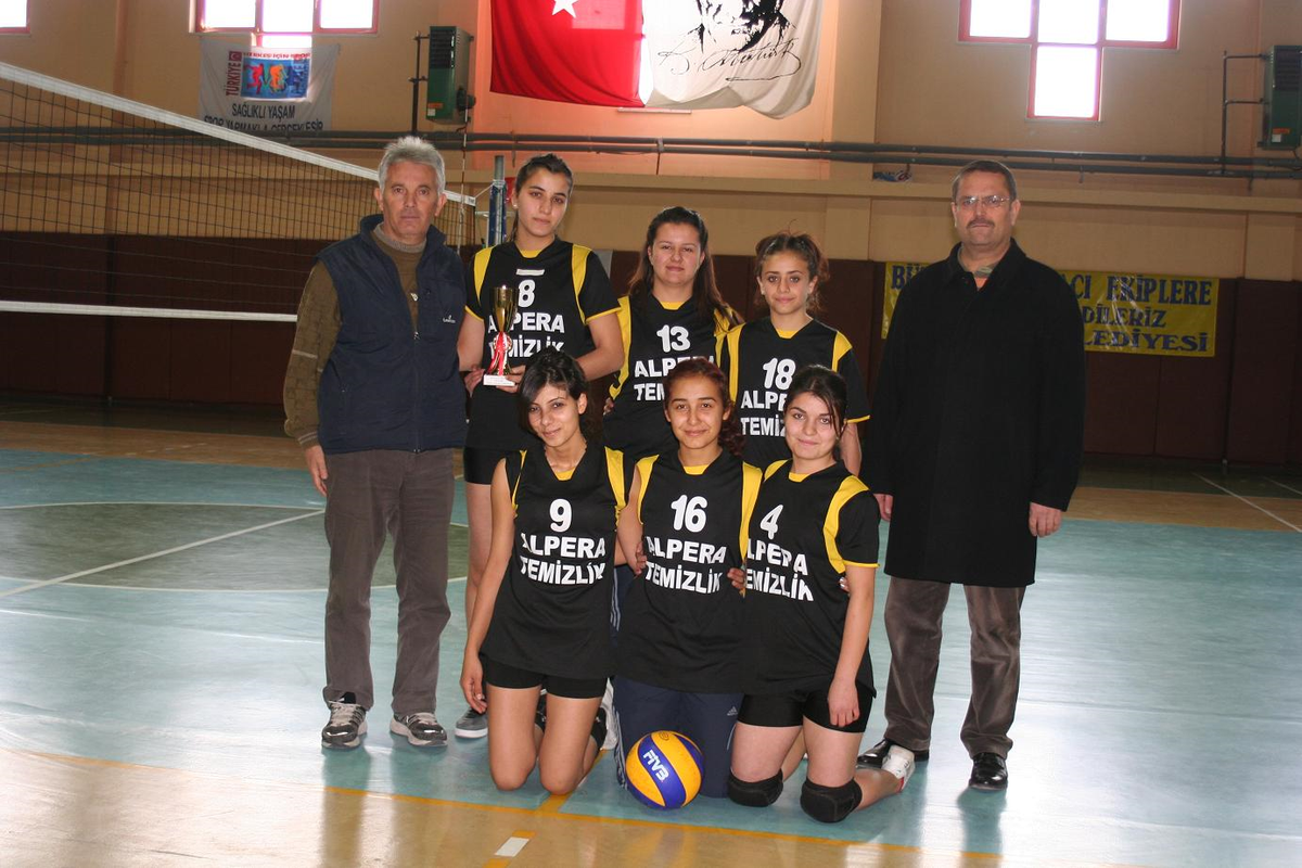 Nevşehir'de Okul Sporları Voleybol Liseli Kızlarda İl Birinciliği Müsabakaları Sona Erdi
