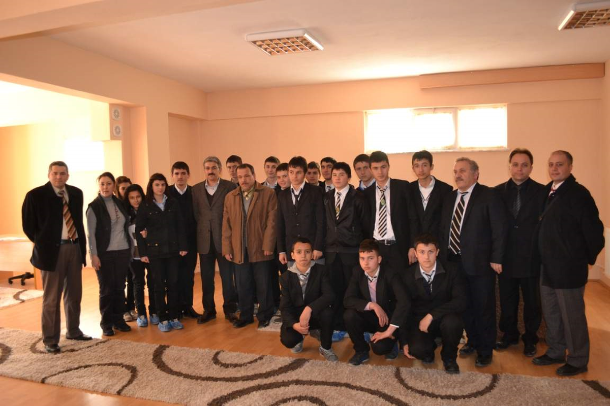 Öğrenciler Bedensel ve Ruhsal Engellilere Güzel Bir Gün Yaşattı