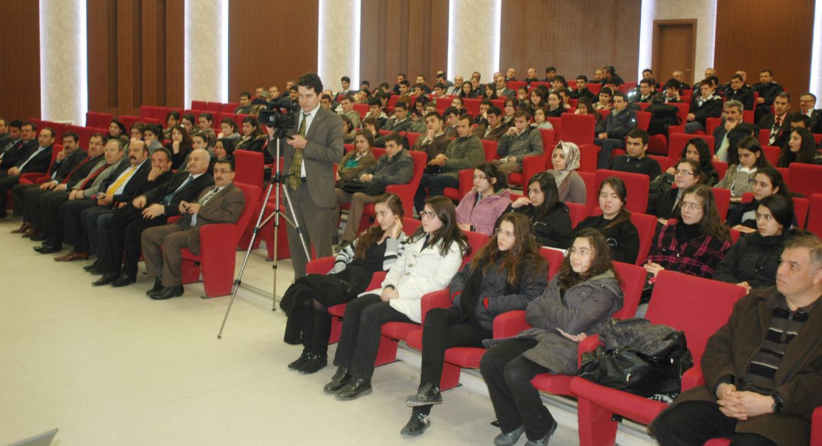 Selçuklu\'da, "Meslek Seçimi ve Kariyer" Semineri