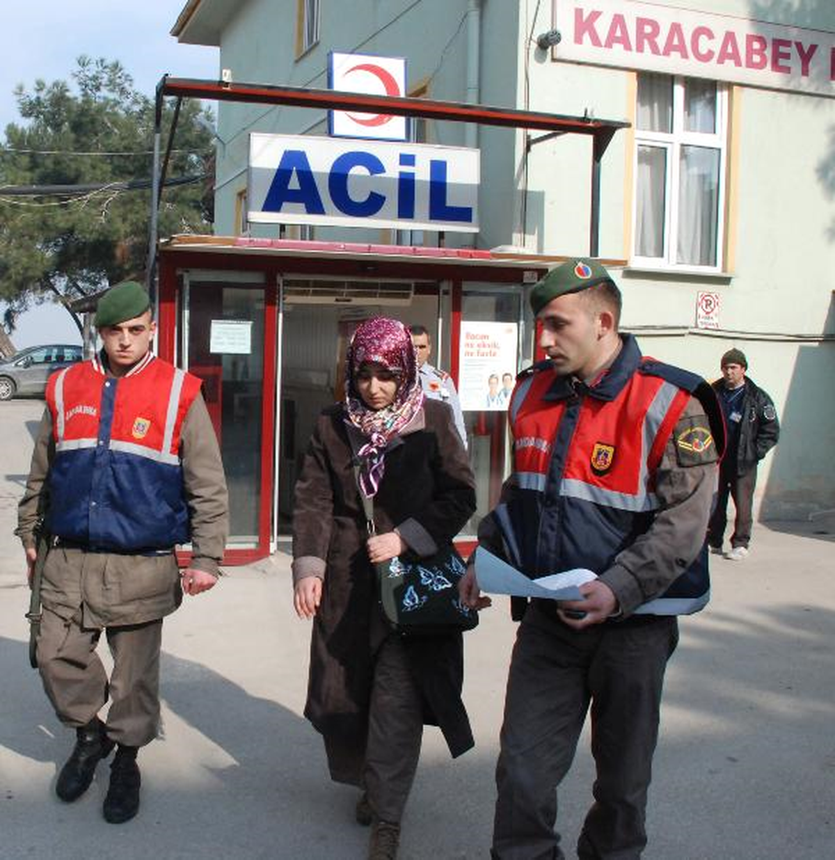 Şizofren Kadın Otobüste Bıçakla Dehşet Saçtı; 1 Yaralı