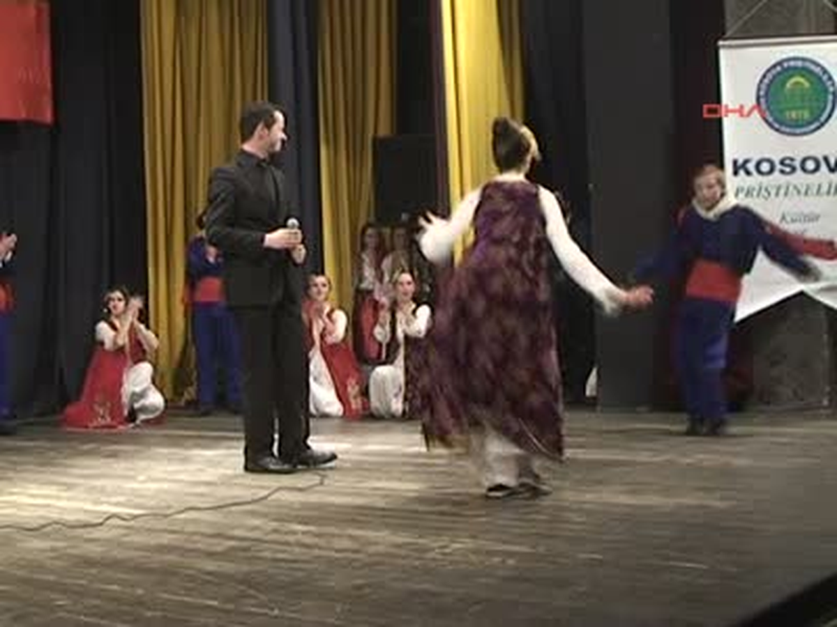 Türkiye ile Kosova Dostluk Gecesi Konserinde Kolbastı Şovu Büyük İlgi Gördü