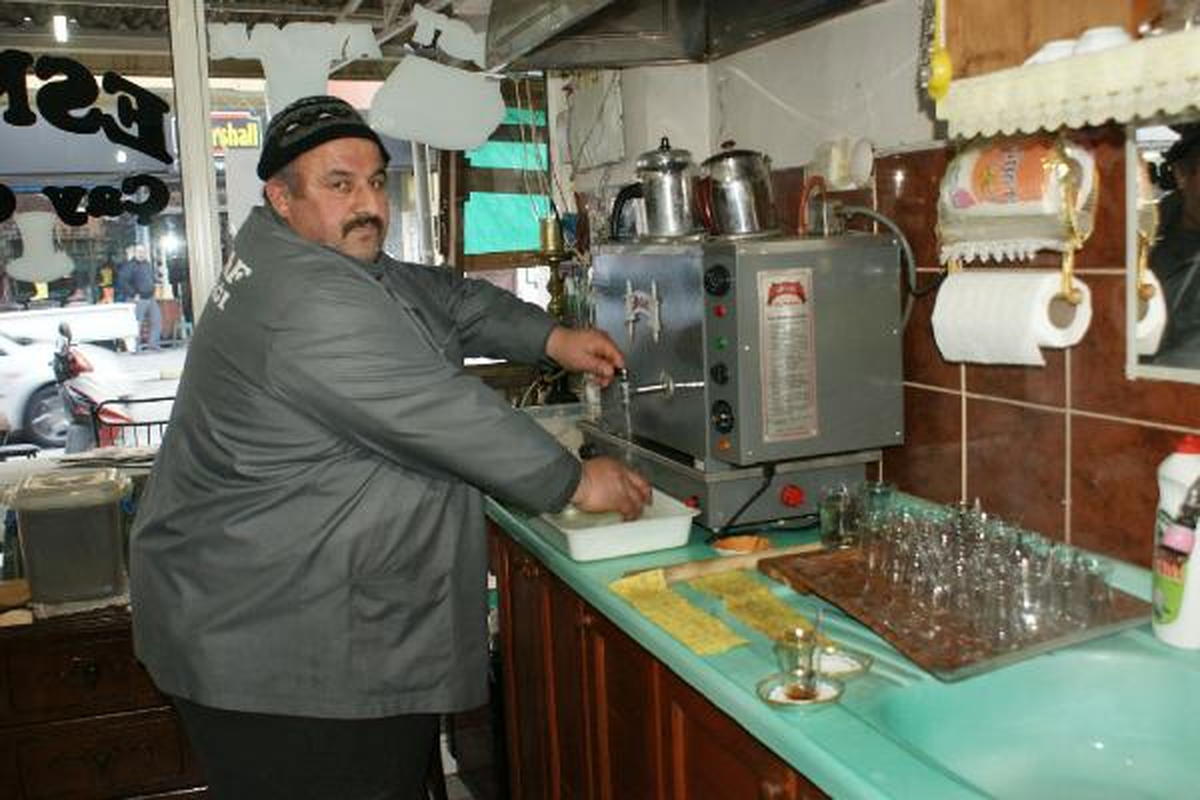 235 Kiloluk Çaycı, Servisi Kendisi Yapmaya Başlayınca 3 Ayda 40 Kilo Verdi