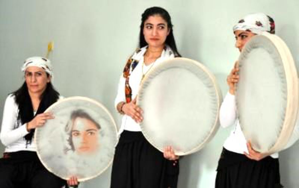8 Kadın Korosundan, 8 Dilde 8 Şarkı