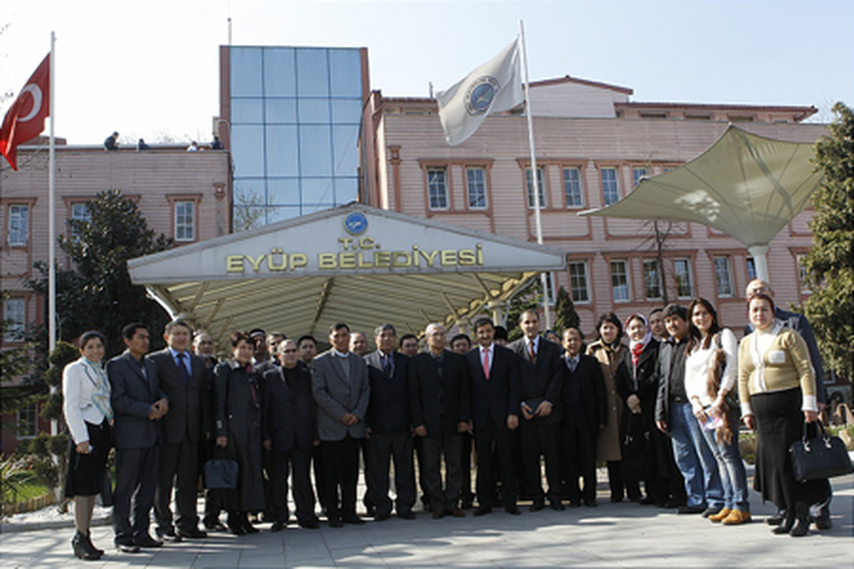 Avrasya\'ya Yön Veren Şahsiyetler Anısına