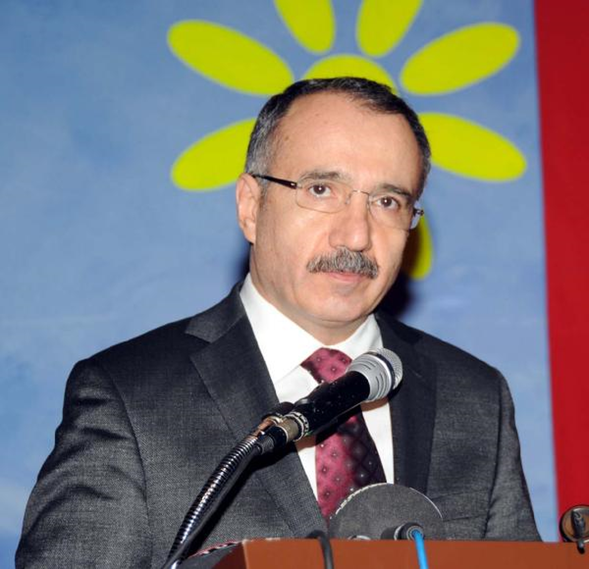 "İş Gücünün Yüzde 57\'si Lise Altı"