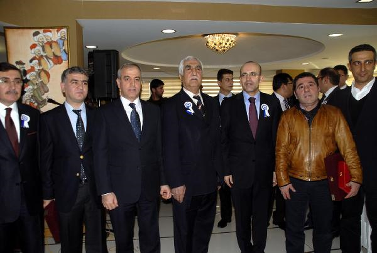 Bakan Şimşek\'ten Eski Vergi Anlayışına \'Temel\' Fıkralı Gönderme
