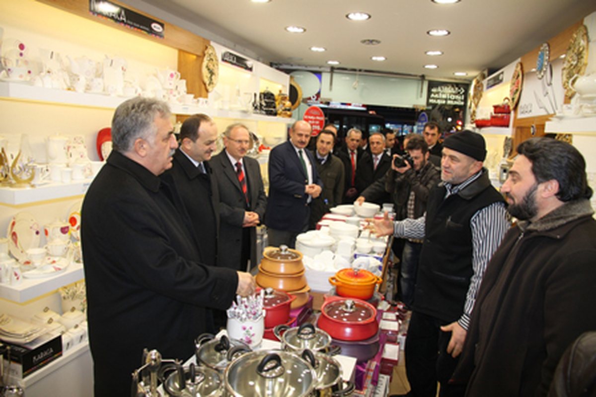 Bakan Yazıcı\'dan Esnaf Ziyareti