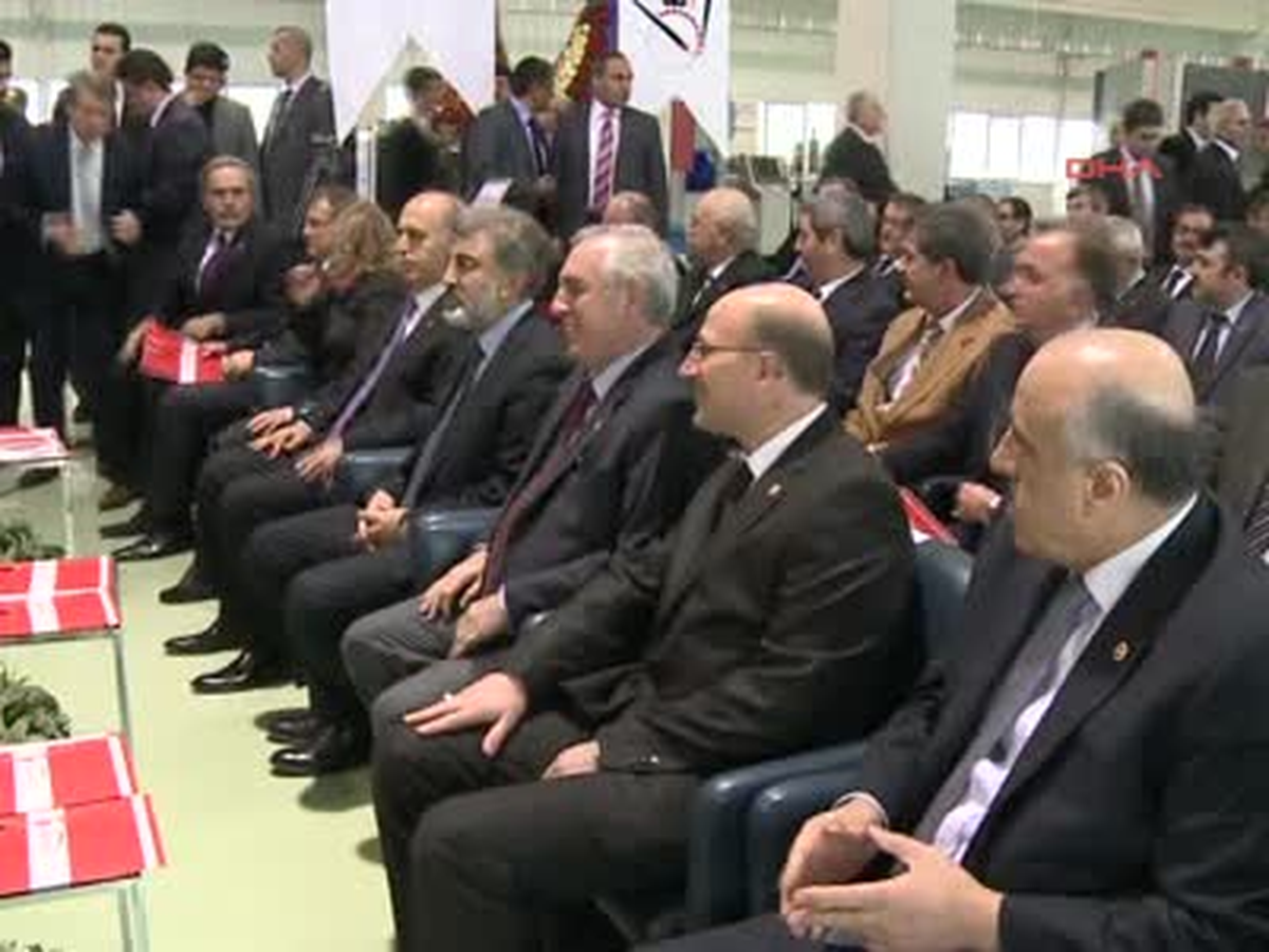 Bakan Yıldız, Cuma Namazı Çıkışı Simit Dağıttı
