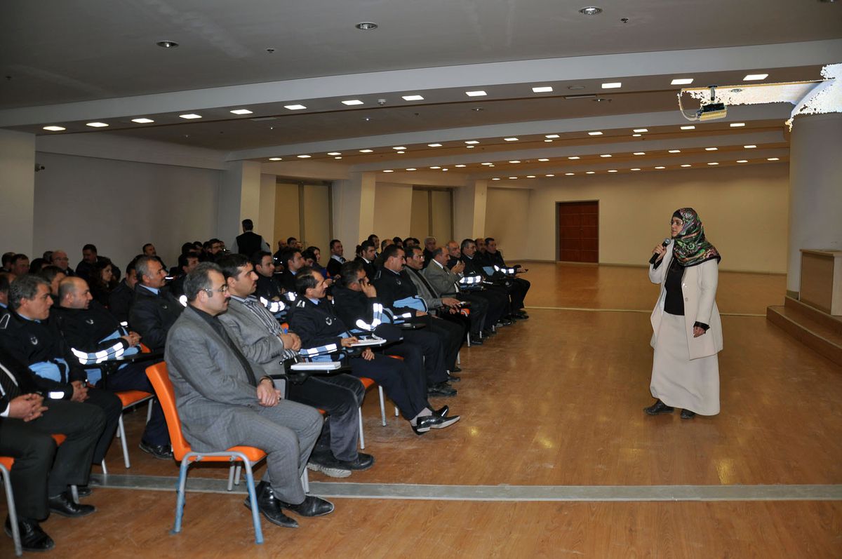 Belediye Personeline Eğitim Semineri
