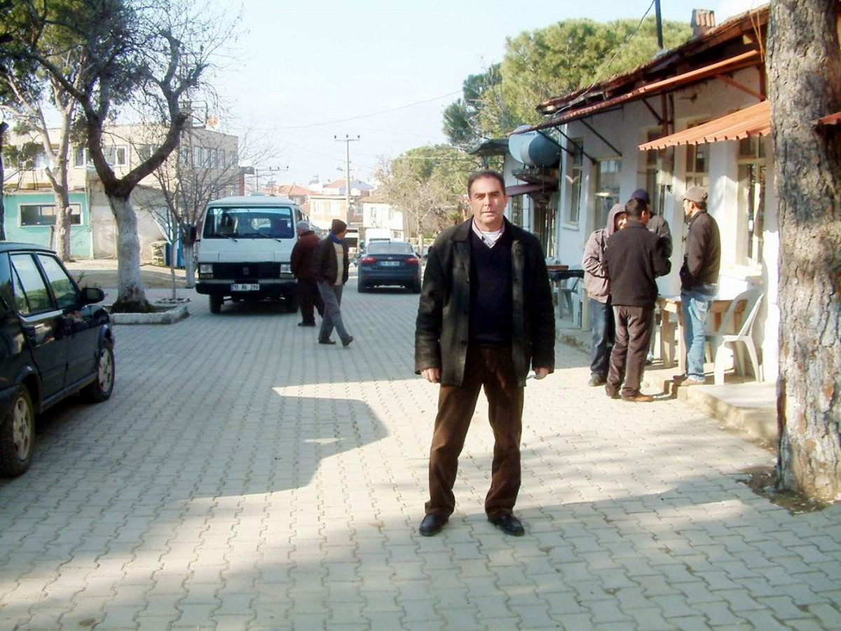 Çalışkan Muhtar Köyünü Şehir Gibi Yaptı