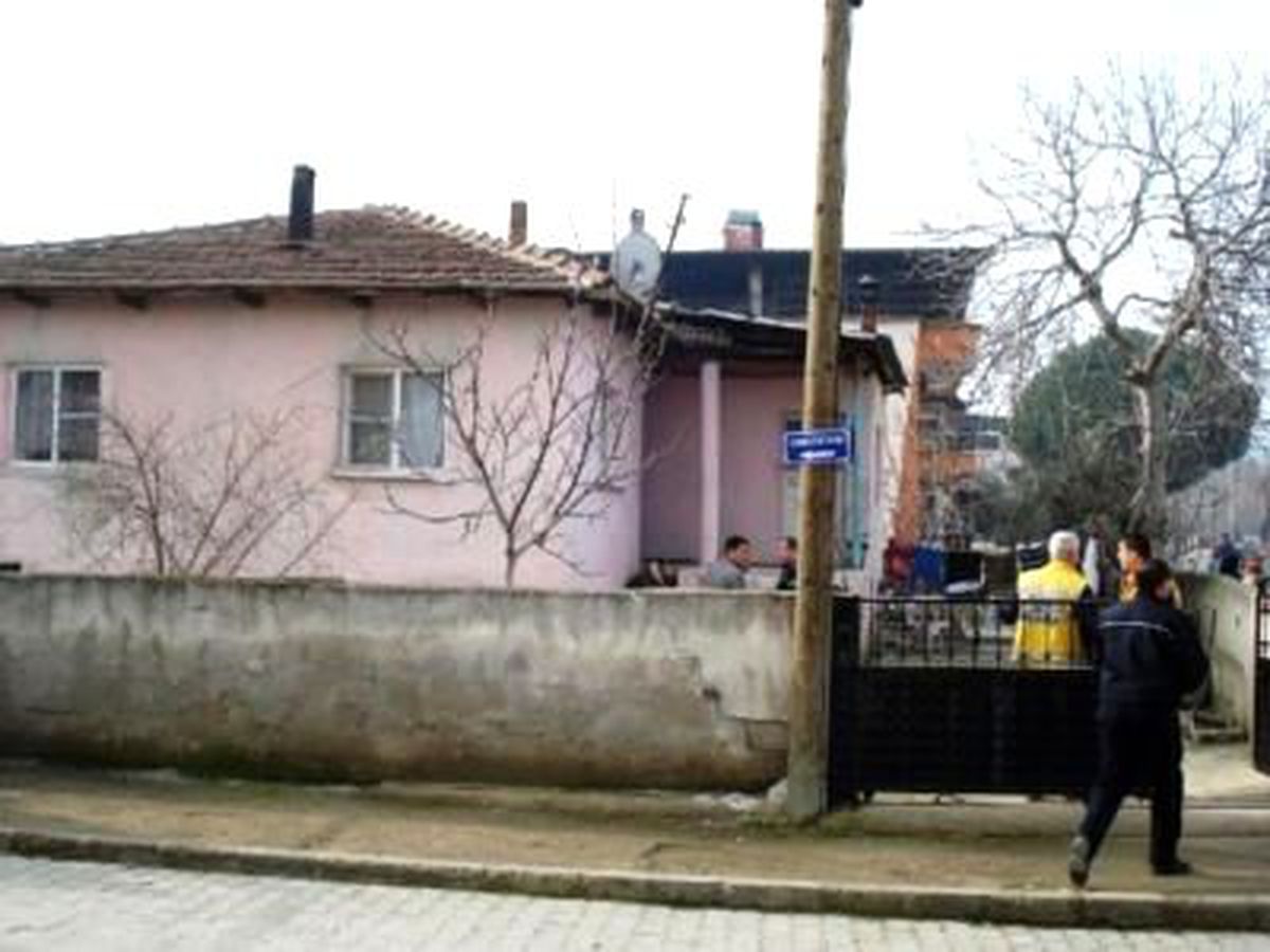 Cinayet Şüphelisi Polis Memuru Teslim Oldu