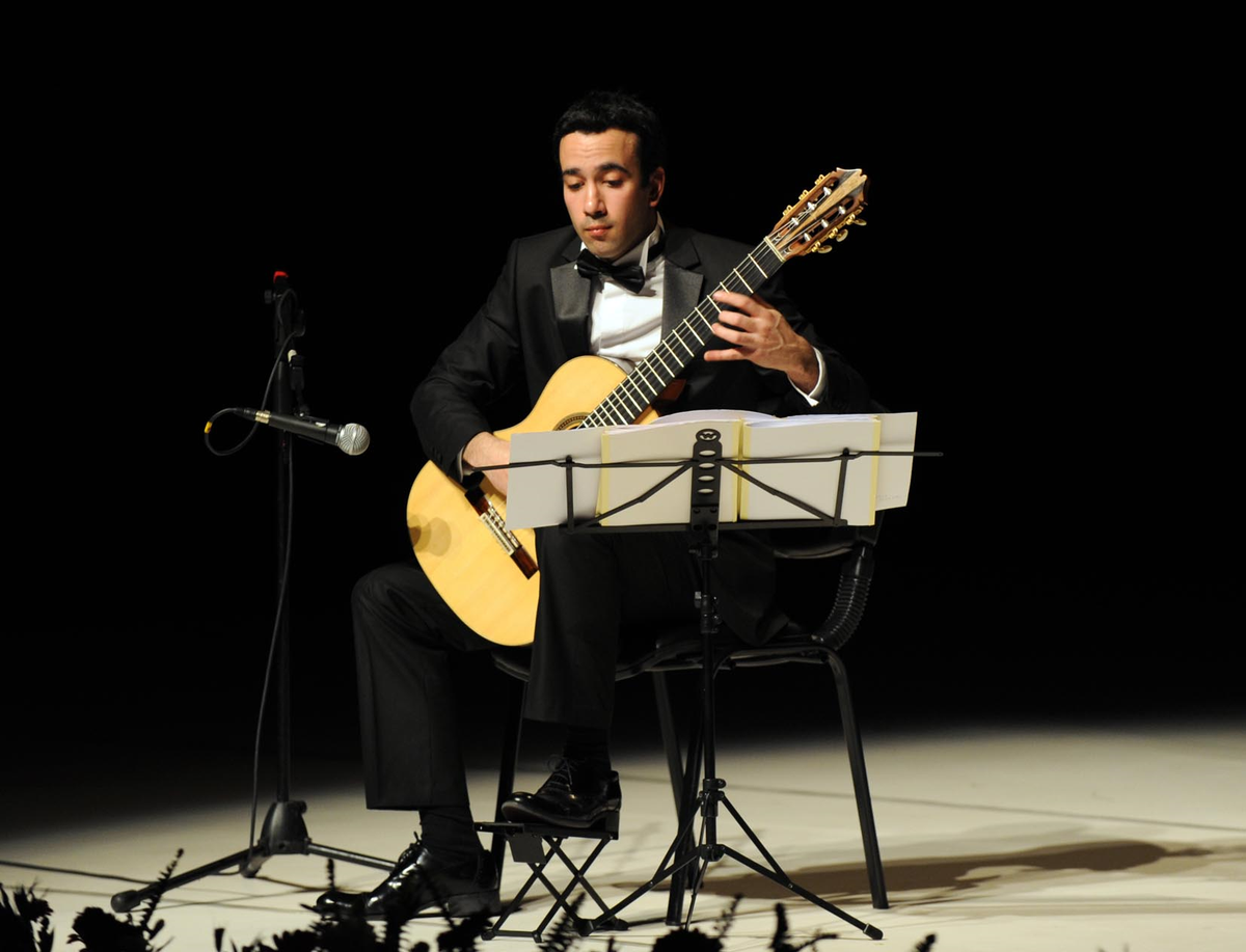Eren Süalp Gitarıyla Unutulmaz Konser Verdi