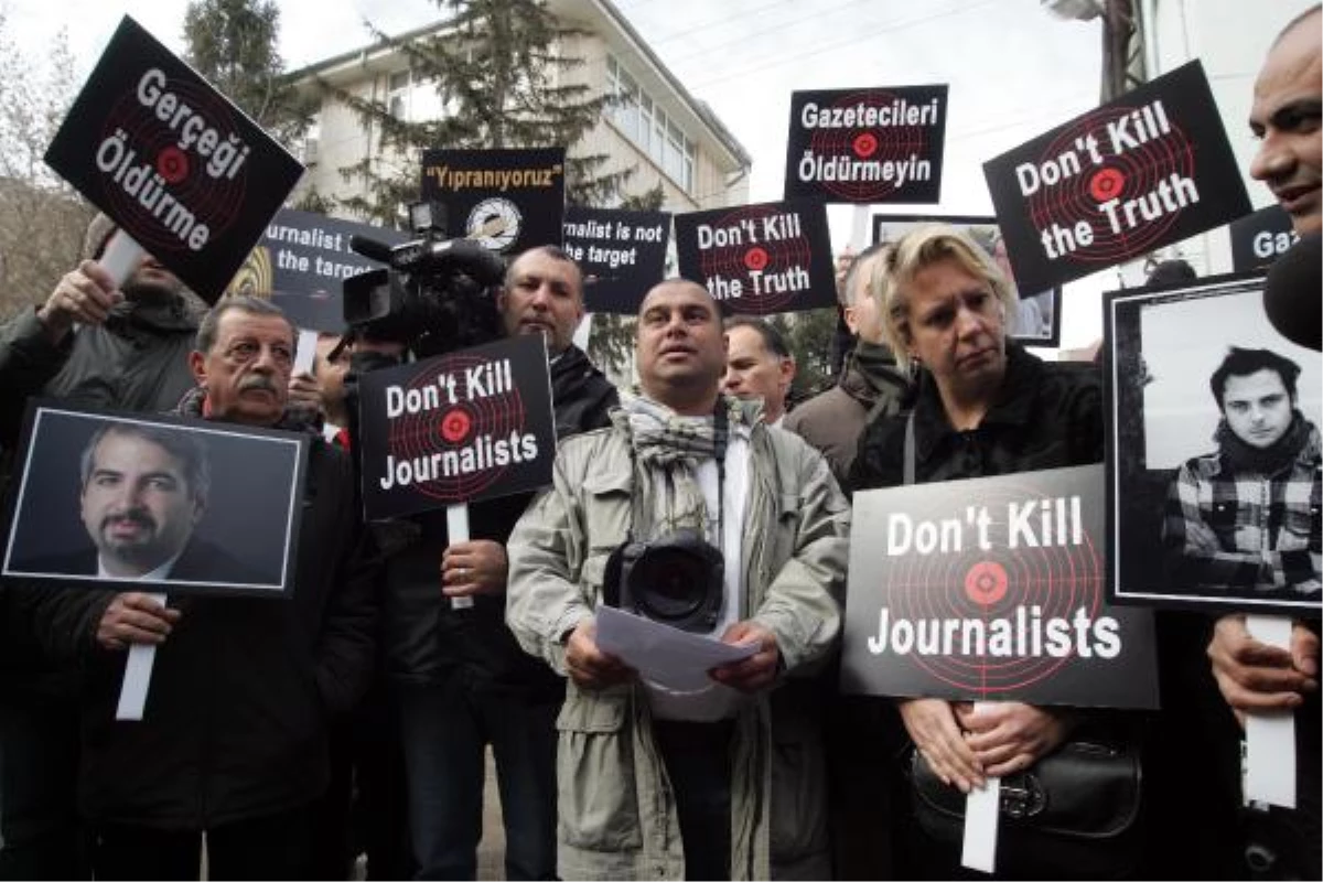 Gazeteciler, Suriye Büyükelçiliği Önünde Meslektaşlarının Öldürülmesini Protesto Etti