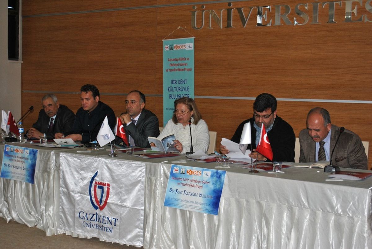 Gazikent Üniversitesi\'nde Şiir Dinletisi