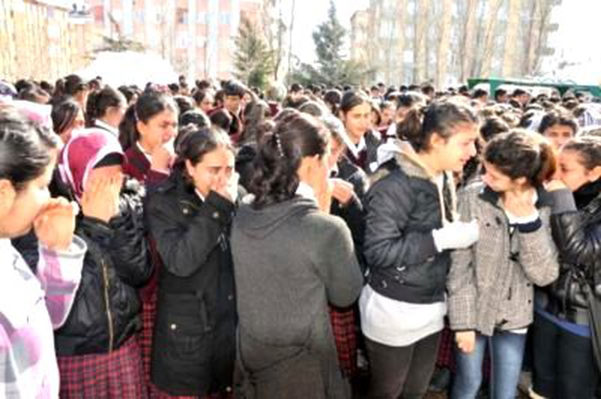 Öğretmen Halı Sahada Hayatını Kaybetti