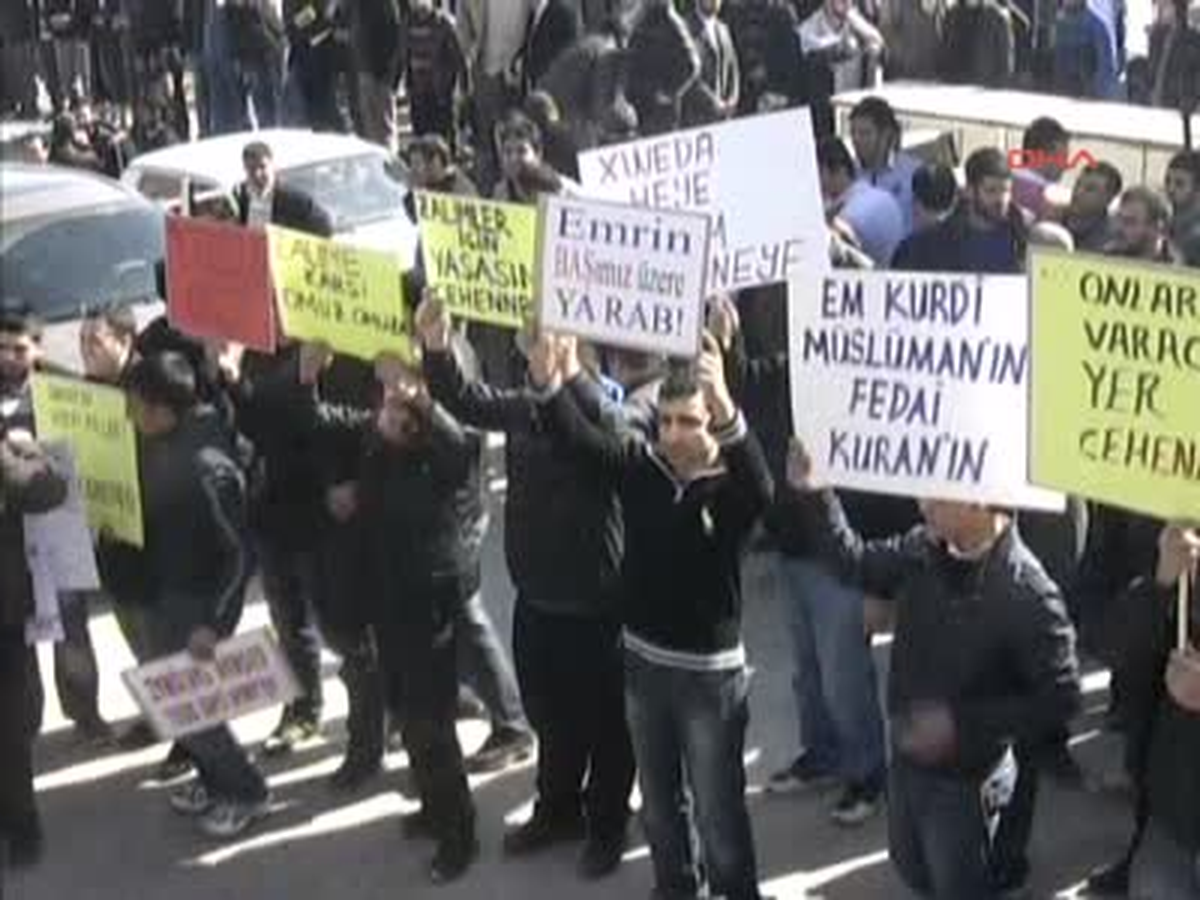 I Kerim Yakılması Diyarbakır\'da Protesto Edildi