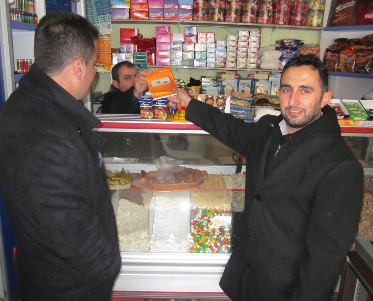 İnşaat İşçisi Genç Şiir Kitabı Çıkardı