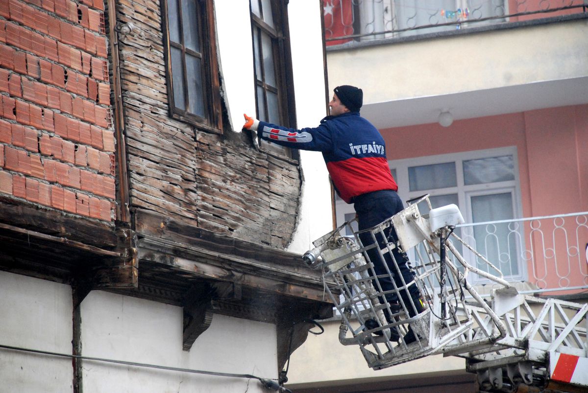İtfaiyeden Eski Evlere Tedbir