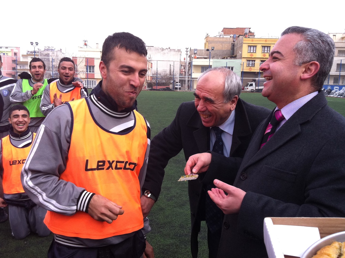 Kaymakam Turan\'dan Şahinbeyli Sporculara Baklavalı Ziyaret
