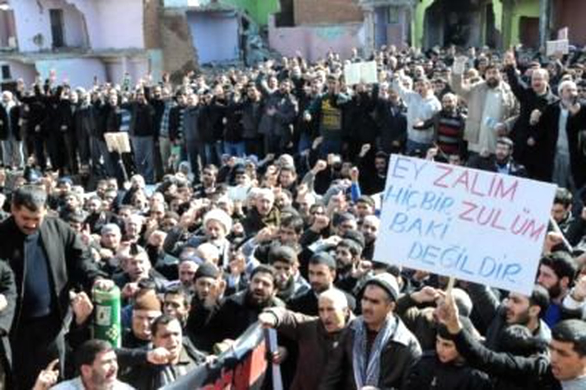 Kuran Yakma Olayı Pakistan\'da da Protesto Edildi