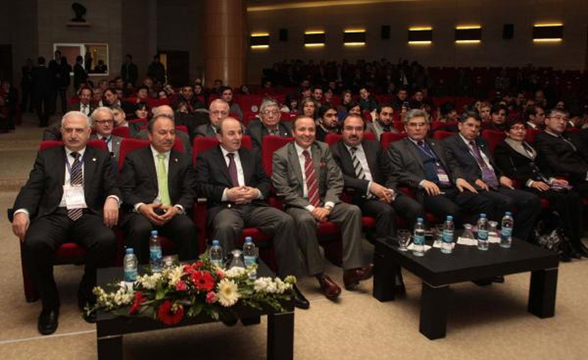 "Küreselleşmeye Karşı Çıkmak, Erzurum Soğuğunda Kısa Kollu Gezmeye Benzer"