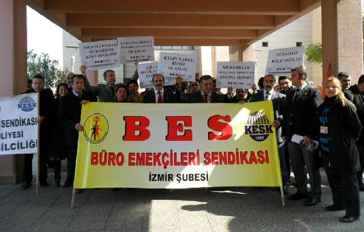 Mübaşirler Adliyede Eylem Yaptı