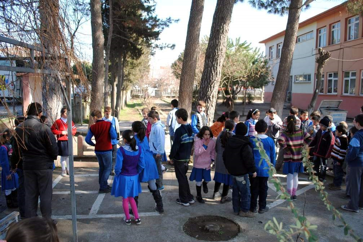 Okul Bahçesine Oyun Köşesi