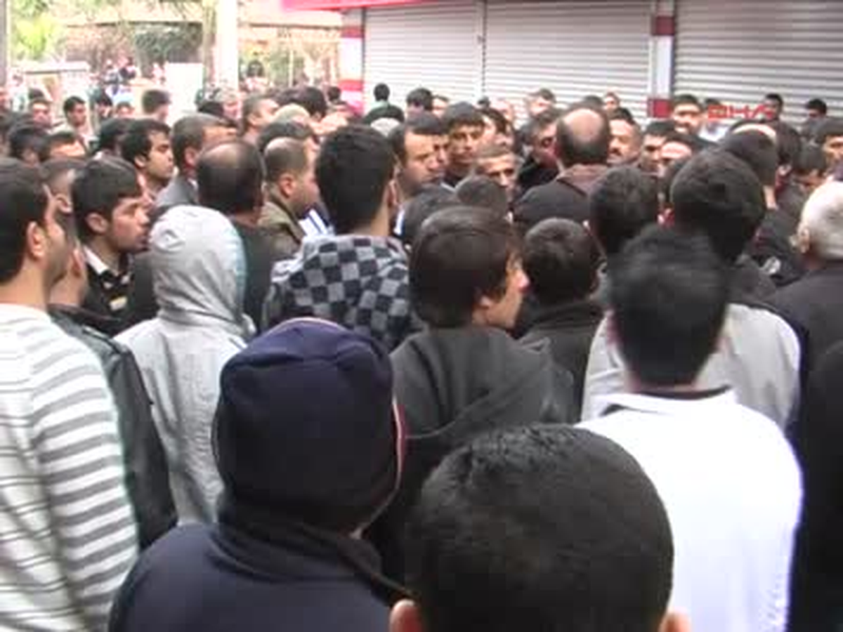 Plakasız Motosikletlerin Toplanması PKK Gösterisine Dönüştü