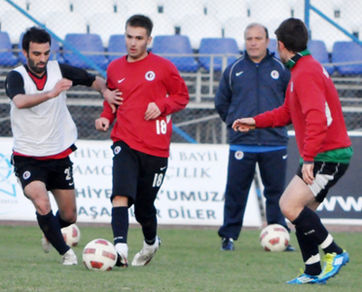 Şekerspor Maçının Mesaisi Başladı